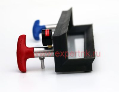 Corner vacuum box (outside corner) with arrow vacuum indicator gauge and valve handles (2,56x2,56x15,75 in)