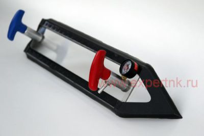 Corner vacuum box (inside corner) with arrow vacuum indicator gauge and valve handles (2,95x24,80 in)